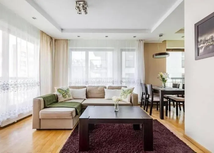 Urban Nest Group - Szafarnia 7 46